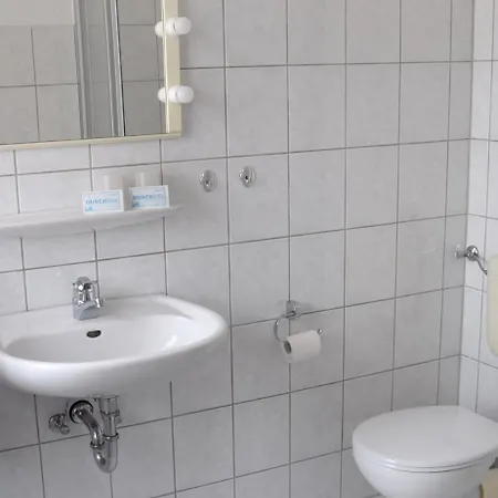 Und Stadt Nuernberg بيت ضيافة Ahlsdorf